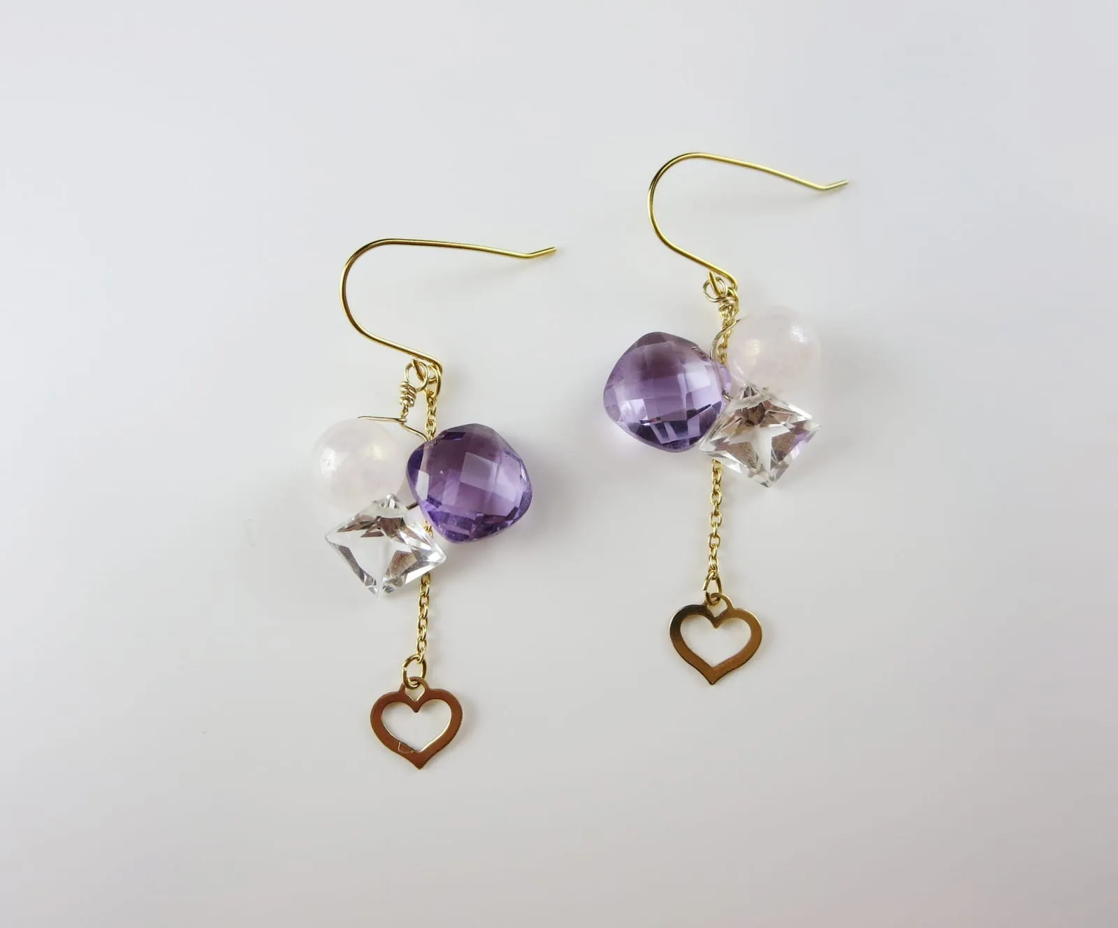アメジストとホワイトトパーズのハートモチーフピアス K14GF